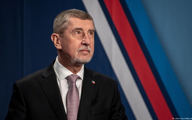Çexiya Baş nazirinin təyyarəsi terror təhlükəsi səbəbindən ölkəsinə döndü