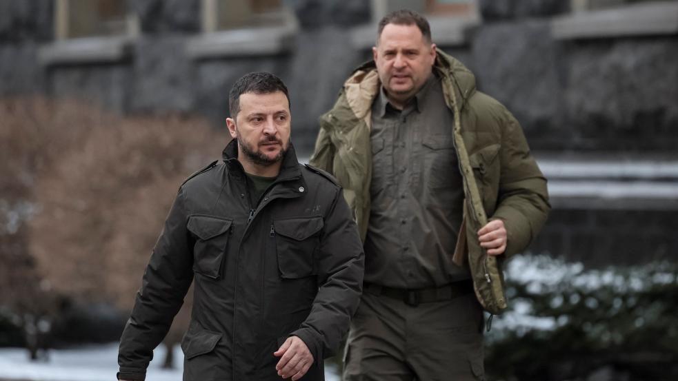 Andrey Yermak Zelenskidən çox maaş alıb