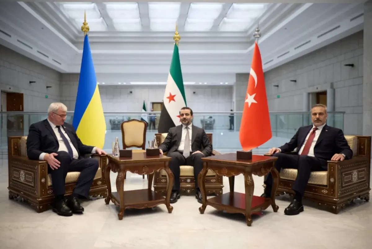 Dəməşqdə Türkiyə, Ukrayna və Suriya XİN başçılarının üçtərəfli görüşü keçirilib