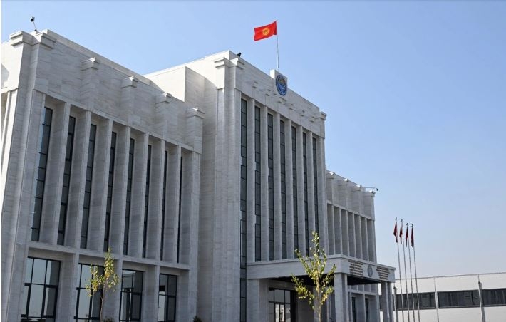 Qırğızıstanda təhlükəsizlik generalları saxlanılıb