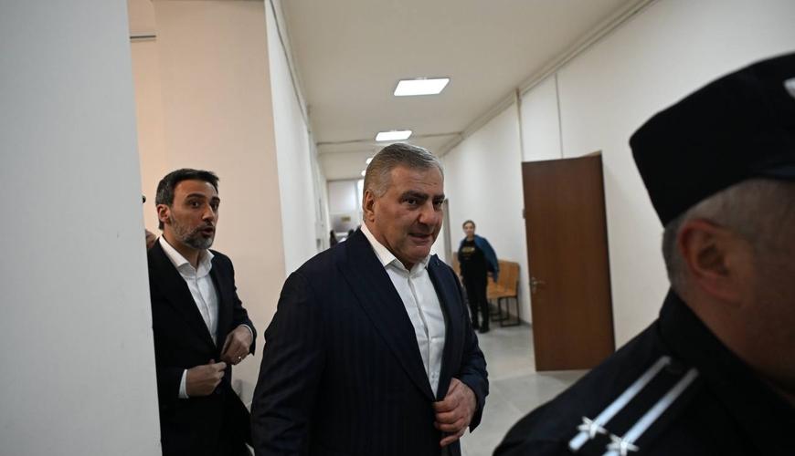 Samvel Karapetyanın məhkəməsində qarşıdurma – Polis etirazçıları dağıtdı, 17 nəfər saxlanılıb