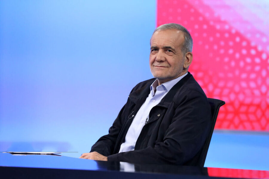 Pezeşkian: “İranlılar gücə boyun əymirlər”