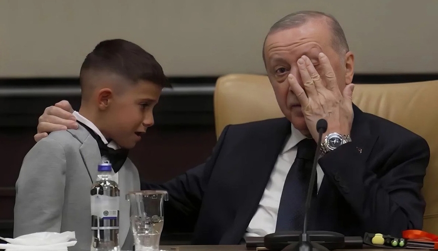 Ərdoğan göz yaşlarını saxlaya bilmədi