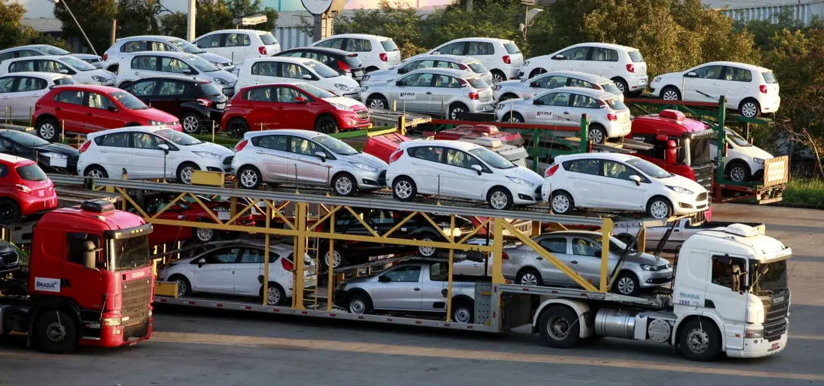 Azərbaycan Gürcüstandan avtomobil idxalını 53 % azaldıb