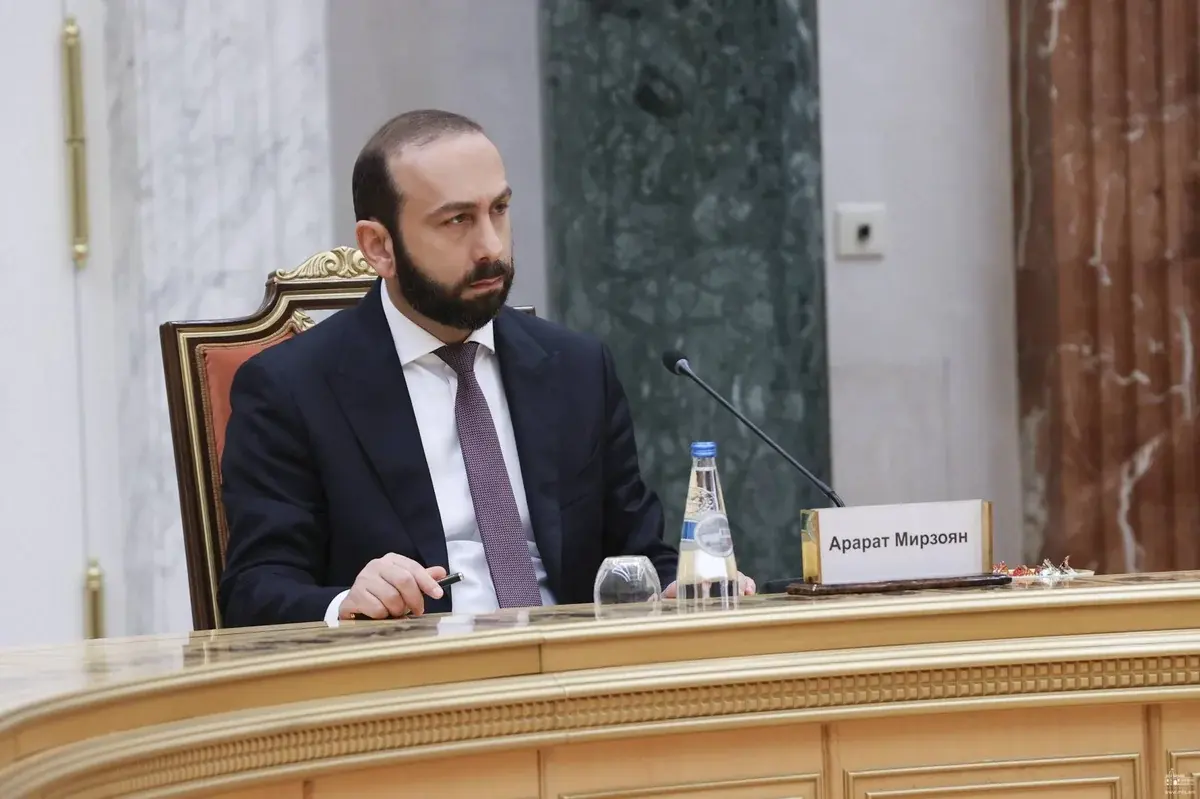 Mirzoyan Parisdə Azərbaycanla sülh prosesi və regional layihələr barədə danışıb