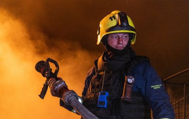 Rusiya "sükut" rejimini POZDU: Xarkov, Zaporojye BOMBALANDI