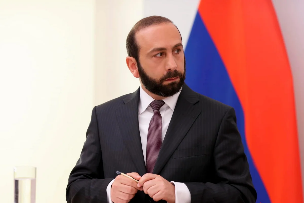 Mirzoyandan Putinə cavab: "Ermənistan lazımi vaxtda Aİ ilə Avrasiya İttifaqı arasında seçim edəcək"
