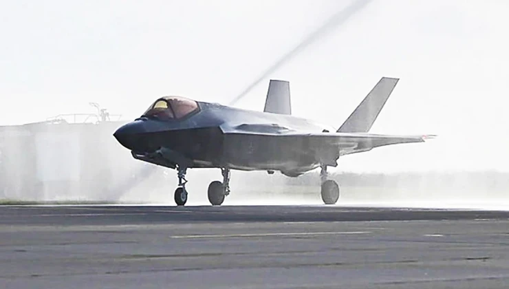 Polşaya ilk "F-35" qırıcıları təhvil verilib