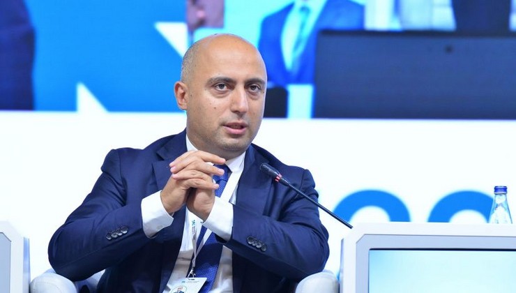 “Dünyanın heç bir yerində...” - Emin Əmrullayevdən təhsil haqları ilə bağlı açıqlama