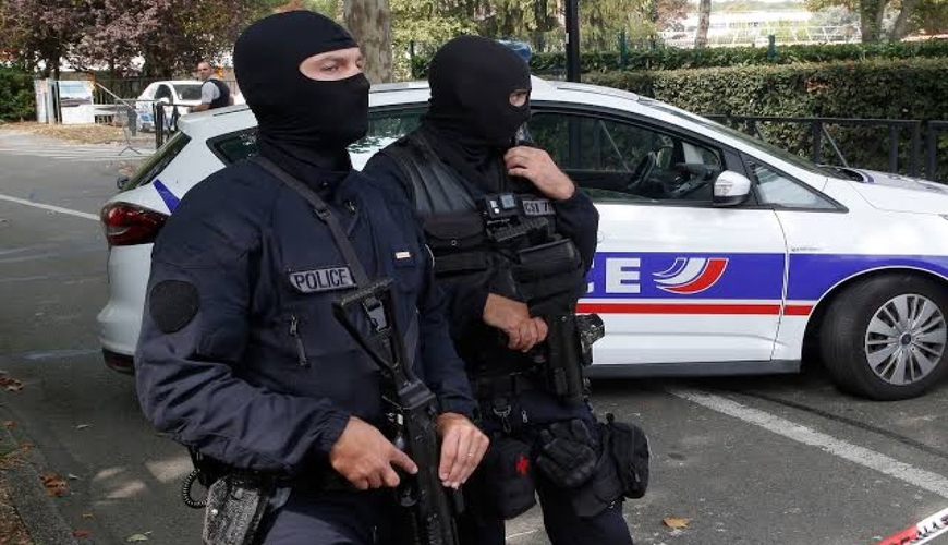 Parisdə bıçaqlı hücum nəticəsində üç qadın yaralanıb