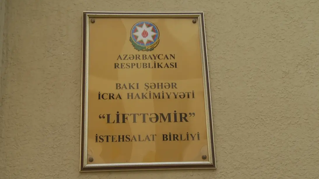 Yeni Günəşli qəsəbəsində binanın lifti işləmir - VİDEO