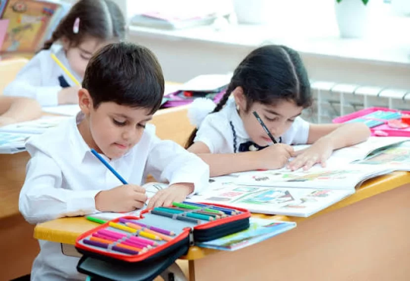 Məktəb mövsümü başladı: ​Bir şagirdi məktəbə yola salmaq neçəyə başa gəlir?