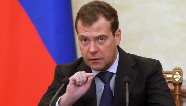 “Onu Saakaşvilinin aqibəti gözləyir” - Medvedev yenə hədələyir