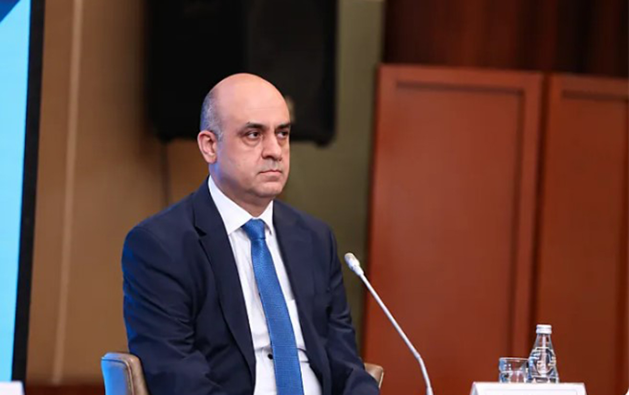 17 illik departament direktoru baş direktor oldu