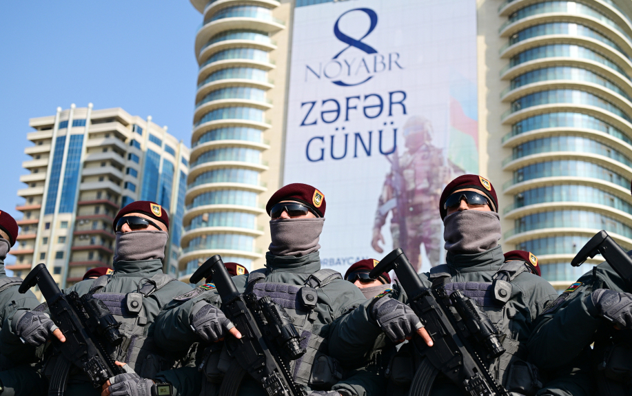 30 ildən 44 günə... - Fotolar