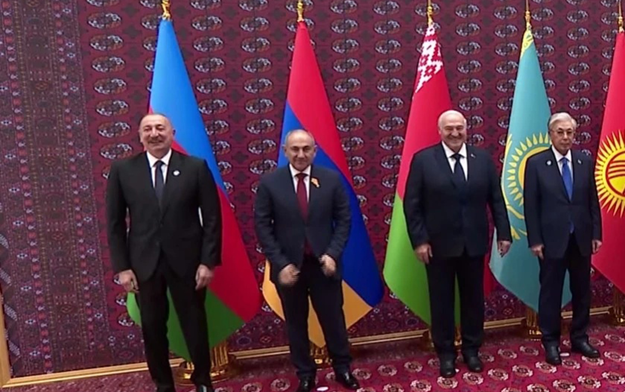 “Bizdən heç yerə qaça bilməz” - Paşinyana replika+Video