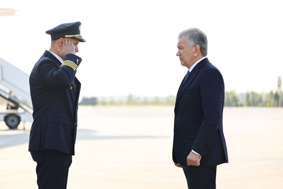 Şavkat Mirziyoyev Azərbaycana səfəri başlayıb