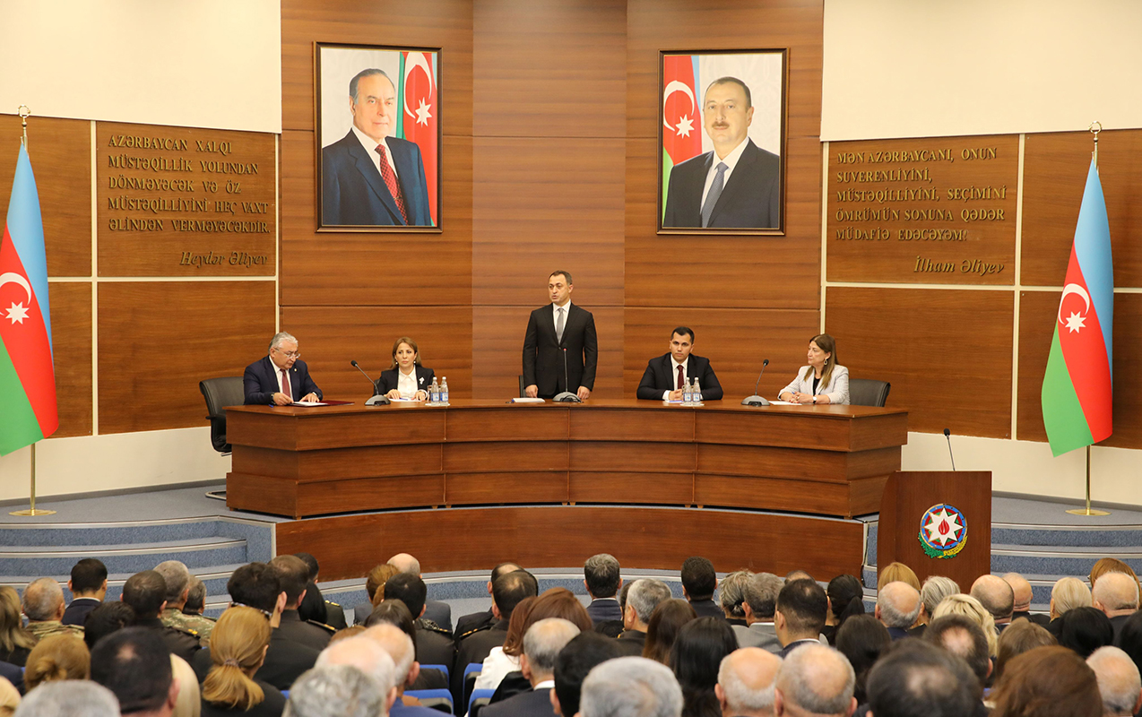 Nizamidə Prezidentin YAP-ın VIII Qurultayındakı nitqindən irəli gələn vəzifələrin icrası ilə bağlı müşavirə - Fotolar