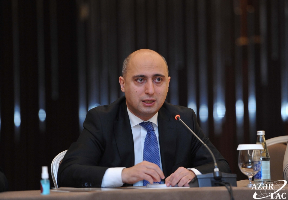 Rüşvət sisteminin himayədarları: Emin Əmrullayev və Eşqi Bağırov niyə susur?
