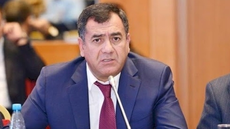 Deputat qanun layihəsinə etiraz etdi: "Vergini pinəçilər, corab satanlar ödəməlidir?