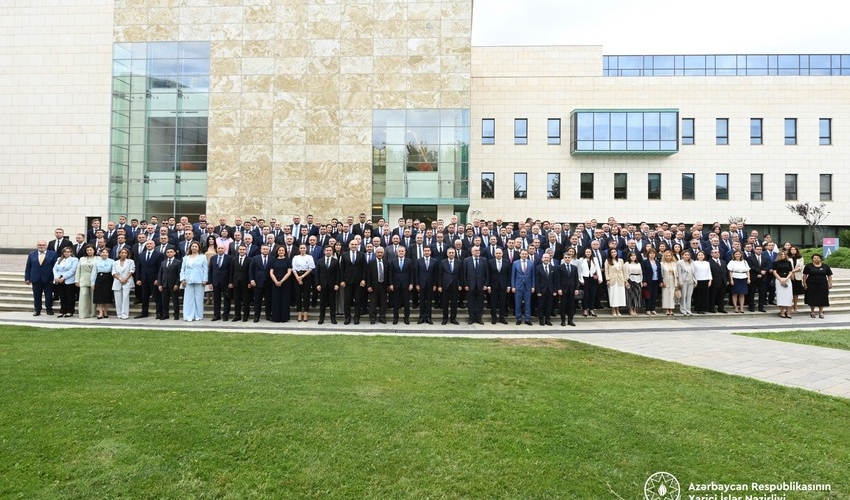 Diplomatik xidmət orqanları rəhbərlərinin IX müşavirəsi öz işinə başlayıb