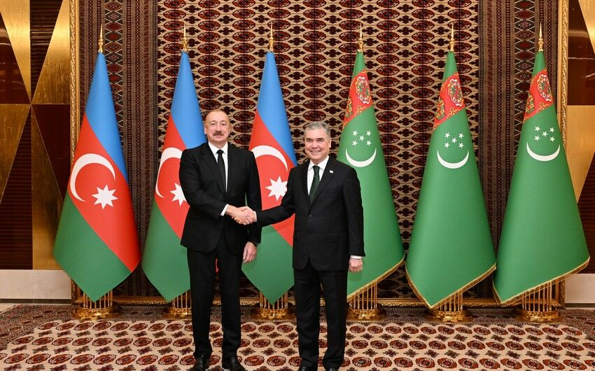 lham Əliyevin Berdiməhəmmədovla təkbətək görüşü başladı