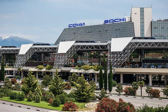 Soçiyə hücum: aeroport iflic oldu, 20 reys gecikir