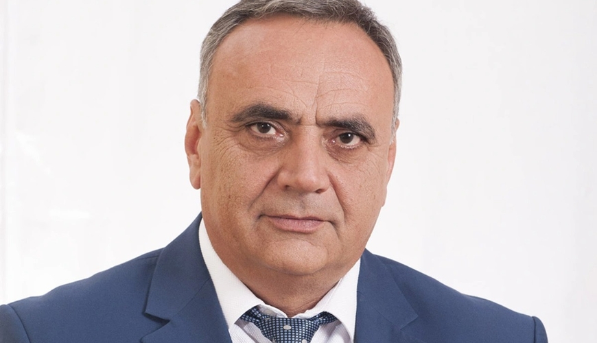 Teatrda qalmaqal: Füzuli Hüseynovdan töhmət və şuradan uzaqlaşdırılma qərarına REAKSİYA
