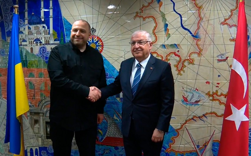 Türkiyə və Ukraynanın müdafiə nazirləri görüşüblər