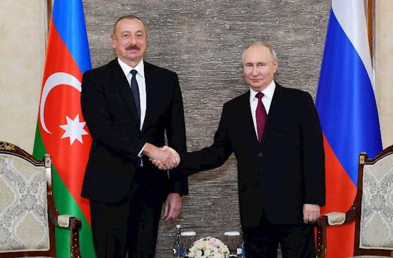 “İlham Əliyevlə bu gün salamlaşdıq” − Putin