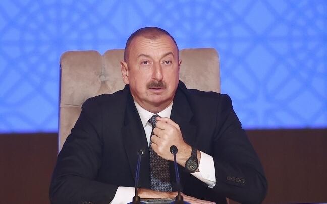 Prezidentlər mətbuata bəyanatlarla çıxış edir