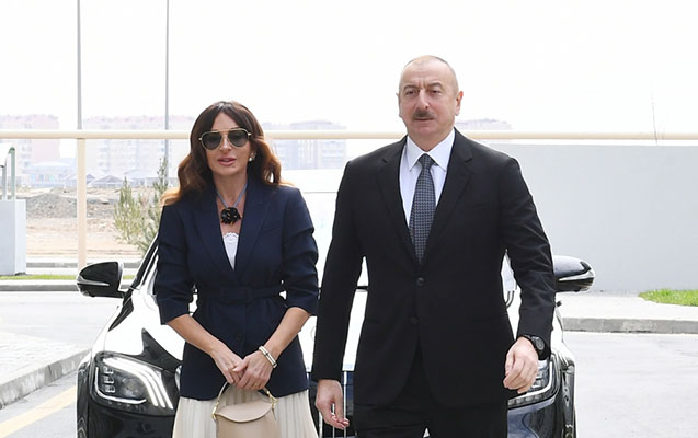 İlham Əliyev xanımı ilə Gəncəyə getdi