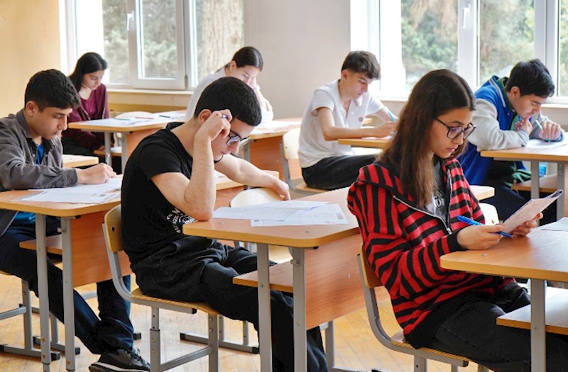 Valideynlərin NƏZƏRİNƏ: Abituriyentlərin bal artırmaq adı ilə pulunu mənimsəyirlər — AÇIQLAMA