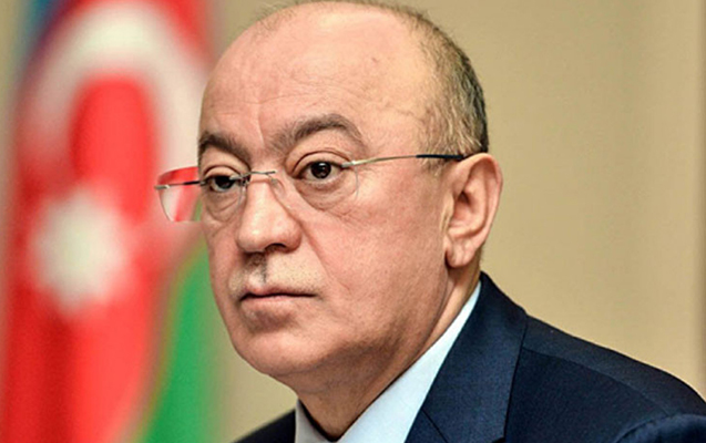 Nazir rəisi təqaüdə göndərdi