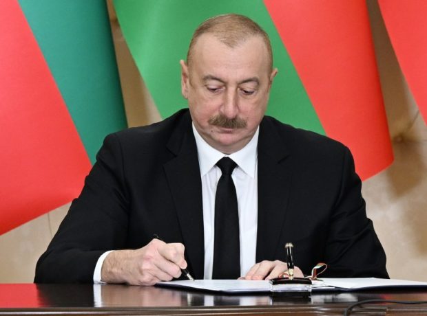 Prezident İlham Əliyev bu şəxsləri TƏLTİF ETDİ