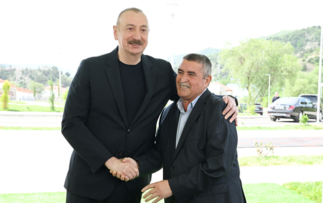 Prezident Bəylik kəndinə köçən sakinlərlə görüşdü - Fotolar