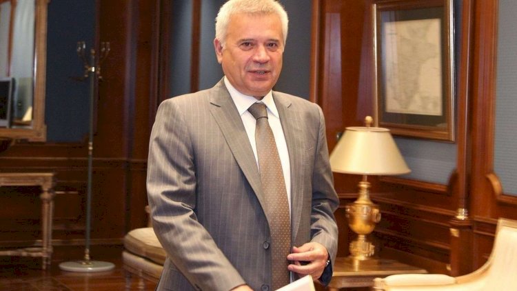 Azərbaycanlı milyarderə ağır zərbə