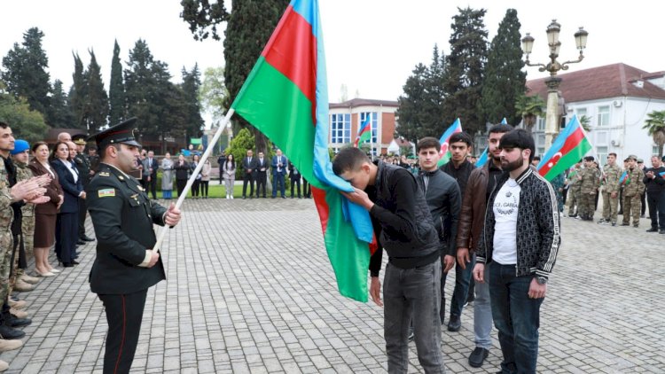 Oğlunu hərbi xidmətə yola salan generalla bağlı maraqlı məlumatlar - Xəlilov kimdir?