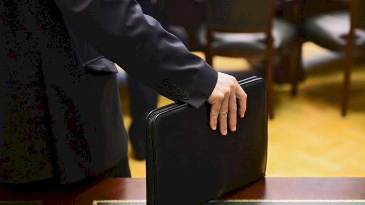 Bir nazir, bir agentlik sədri vəzifədən ÇIXARILACAQ