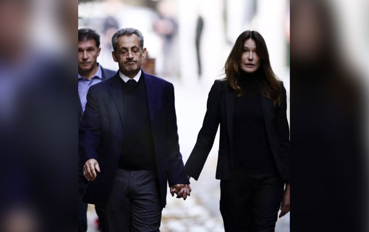 Sarkozi cəzasını çəkmək üçün həbsxanaya yollandı - Video