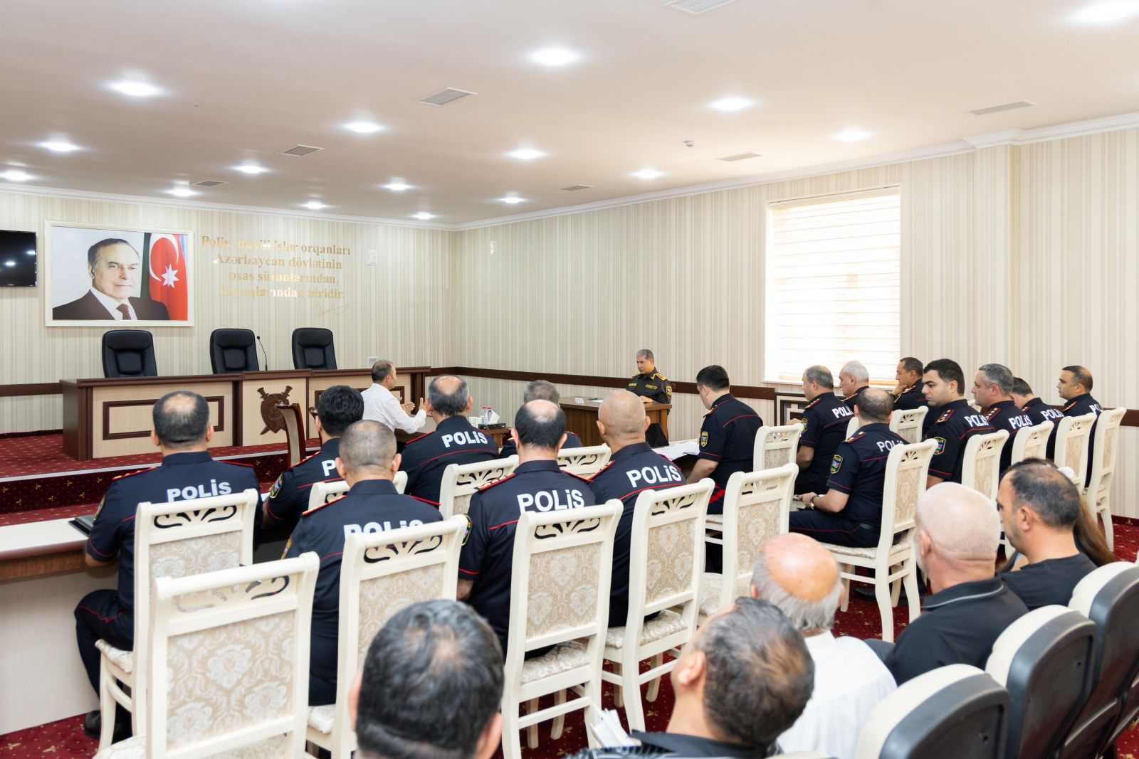 Nazir Vilayət Eyvazov Naftalanda vətəndaşların müraciətlərini dinlədi və sıra baxışı keçirdi