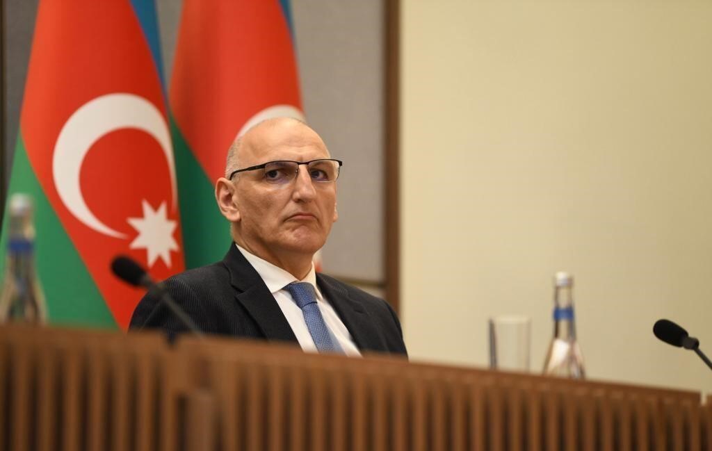 Ermənistanla sülh danışıqlarını dərhal bərpa etmək lazımdır - Elçin Əmirbəyov