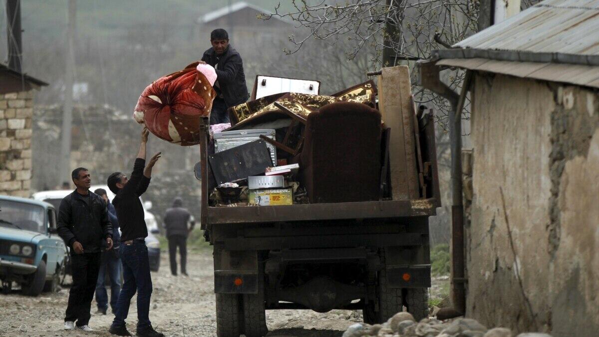 Böyük köç BAŞLADI: Ermənilər Qazaxın 7 kəndini tərk edir - FOTO