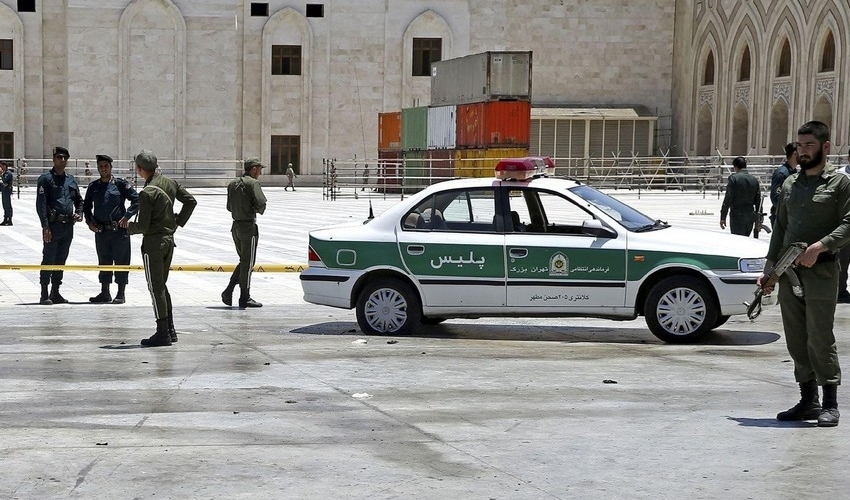 İranda polis əməkdaşları güllələnib, bir nəfər ölüb