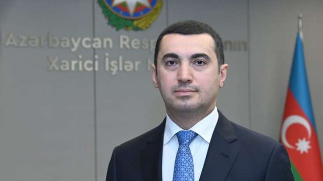 Ayxan Hacızadə Paşinyana cavab verdi