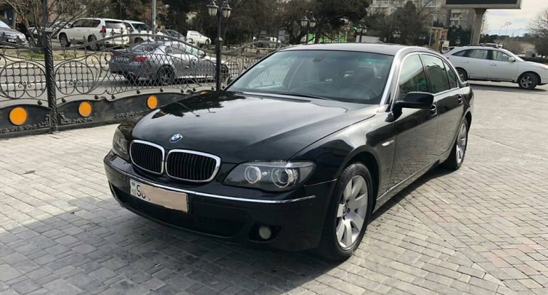 İcra Hakimiyyəti "BMW"ni satışa çıxardı - QİYMƏT 