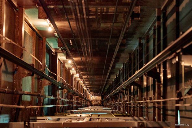 Bakıda binanın lifti qırılıdı: yaralılar var