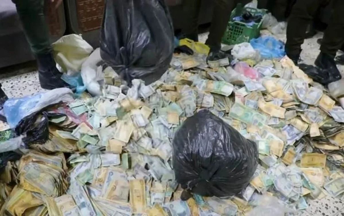 Dilənçinin evindən 400 min dollar pul tapıldı - Şok hadisə