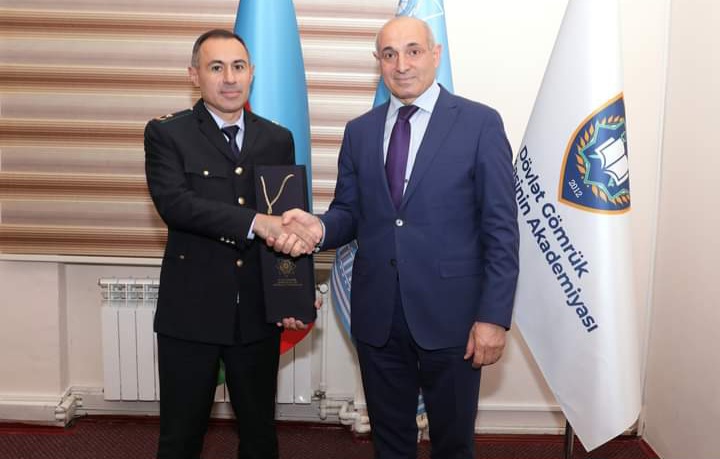 Araz Aslanlı istefa verdi