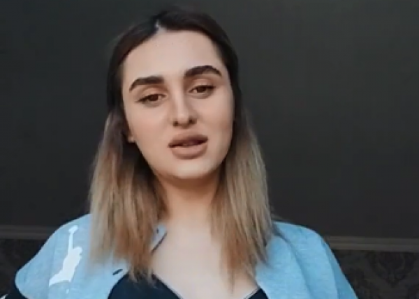 Məşhur "tiktok"çu Bakıda iki oğlanla otelə getdi: intim əlaqədə oldular, videosu çəkildi - FOTO